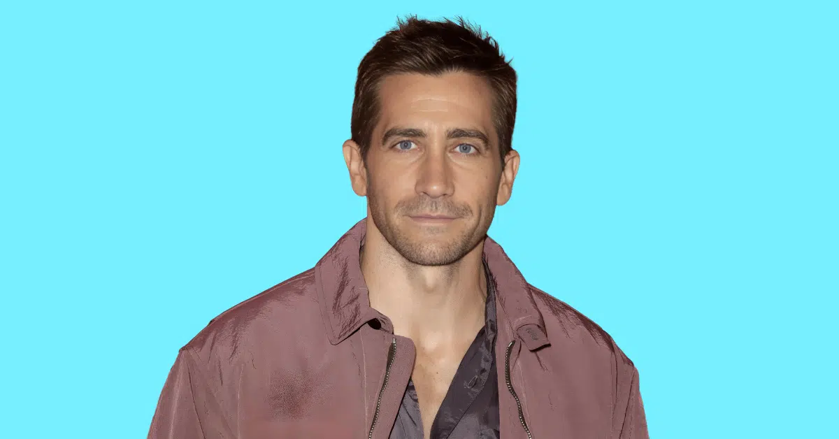 A close-up pic of Jake Gyllenhaal related to 'who is jake gyllenhaal dating' in high definition.