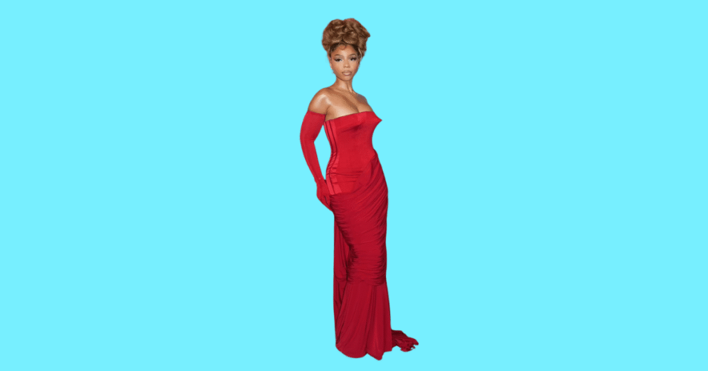 A full body picture of Chloe Bailey showing characteristics like height, age, and weight.