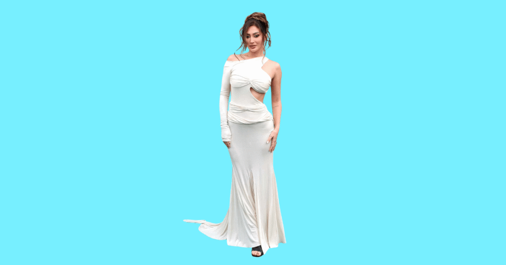 A full body picture of Francesca Farago showing characteristics like height, age, and weight.