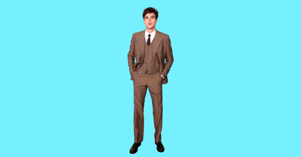A full body picture of Jacob Elordi showing characteristics like height, age, and weight.