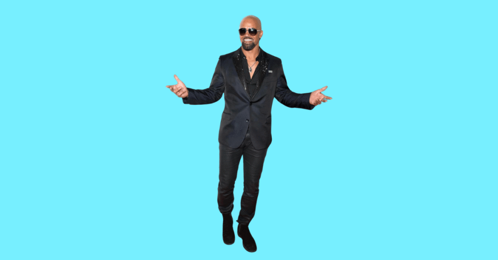 A full body picture of Shemar Moore showing characteristics like height, age, and weight.